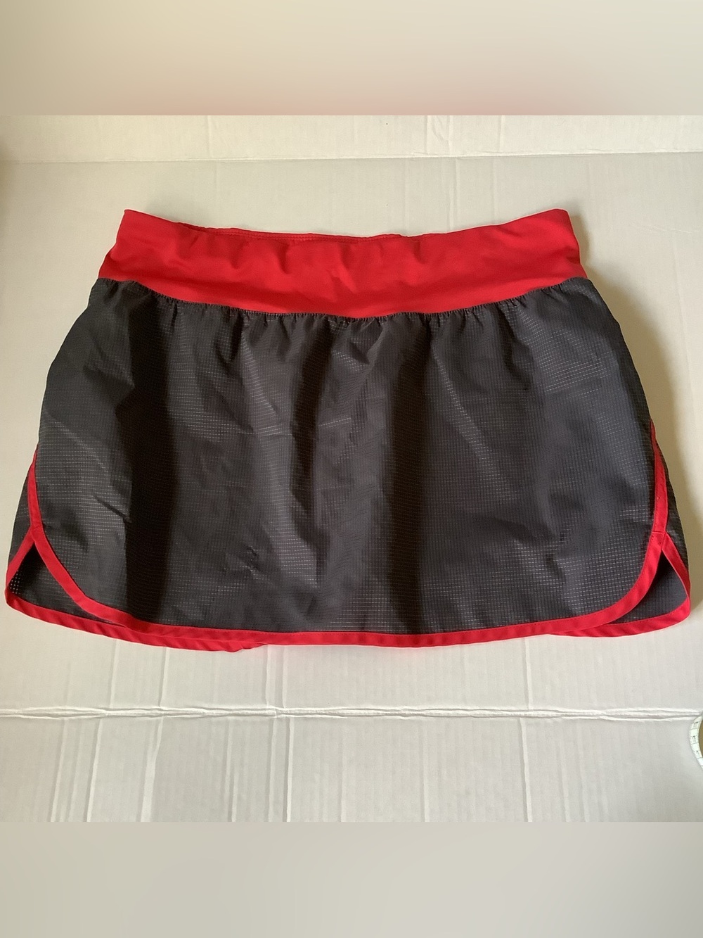 Jockey Gray & Red Athletic Mesh Tennis Skort Size L